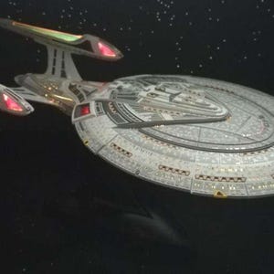Bandai Star Trek Enterprise NCC-1701-E Model Kit assembled & illuminated
