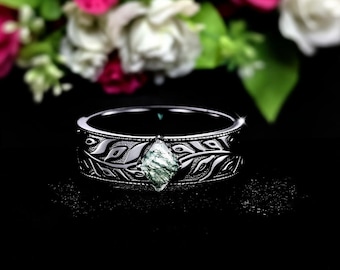 Gothic Black Gold Moss Agate Ring: Engraved Leaf Wedding Band