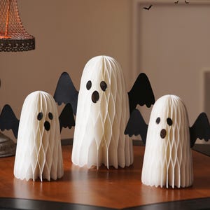 Lindo fantasma diminuto de truco o trato, lindo juego de figuras de fantasmas, exhibición de decoración de fantasmas de Halloween, escena de fantasmas embrujadas, aventuras de fantasmas, regalos únicos