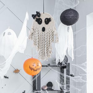 Halloween decor-Halloween Macrame Ghost Spooky Wall Hanging for Gothic Decor,Hanging Decoration,Spooky Wall Art,Witchy Deco, Spooky Wall Art