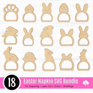 Op de afbeelding: Een verzameling van 18 houten Paas servetringen in verschillende vormen, waaronder konijnen, kuikens en een ei. De ontwerpen zijn lasergesneden en geschikt voor graveren. De tekst "18 Easter Napkin SVG Bundle" is zichtbaar.