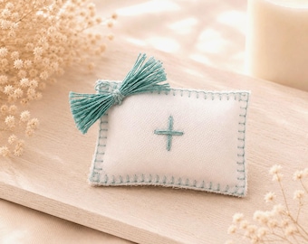 Handmade Baptism Witness Pin | Traditional Martyrika Favor | Tiny Blessing