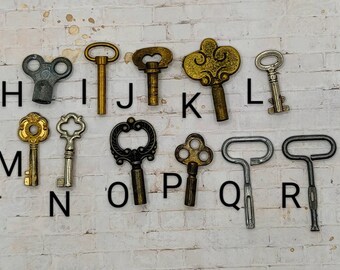 thumbnail image 2 of 125-Pack Vintage Style Antique Skeleton Cabinet Keys – Old World Furniture Lock Keys – Bulk Lot 2 of 5