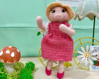 Handmade Needle Felted Pig Plush – Frankie the Pig – Collectible Wool Sculpture by XOFifi