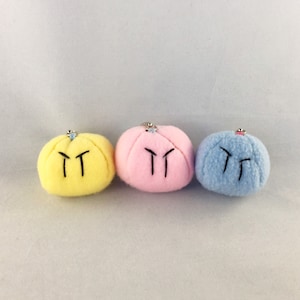 Angry Face Dango Plushie Keychain – Japanese Dessert Charm – Cute Kawaii Bag Accessory