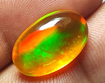 Äthiopischer Opal Cabochon: Natürlicher Waben Edelstein, Multi-Fire (6.05 CT)
