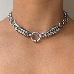 Naszyjnik rave, bizantyjska kolczuga, średniowieczny punk, alternatywne techno