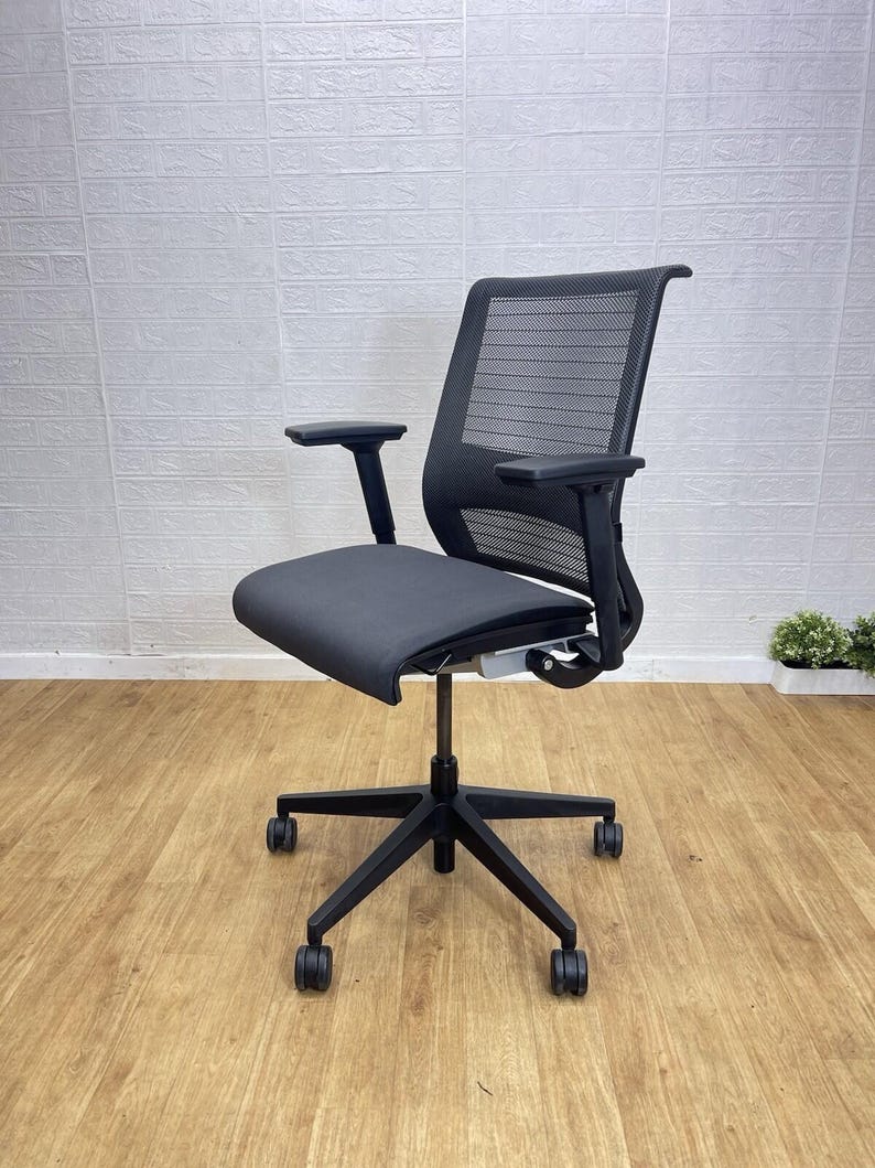 Silla de oficina ergonómica Steelcase V con soporte lumbar, color gris. Envío a Reino Unido. imagen 7