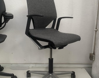 Silla de oficina Modus Wilkhahn Operator, fabricada en Alemania.