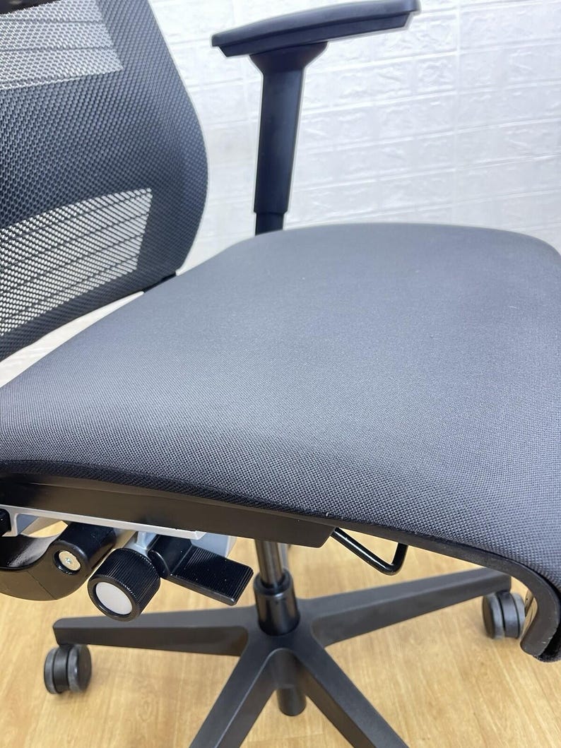 Silla de oficina ergonómica Steelcase V con soporte lumbar, color gris. Envío a Reino Unido. imagen 9