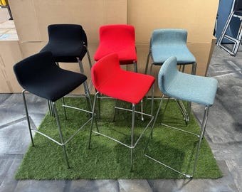 Taburetes acolchados multiusos Elite* para recepción, salón y hogar - Se realizan envíos.