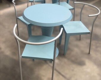 Conjunto de mesa de bistró MISS BALŪ, Philippe Starck Kartell y 3 sillas DrGlob. ENTREGA A DOMICILIO.