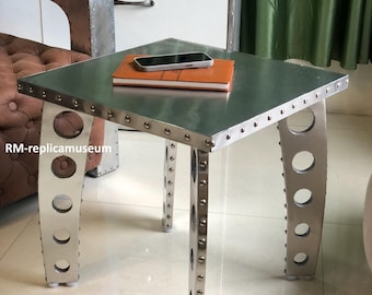 Mesa auxiliar de aviador para sala de estar, mesa auxiliar cuadrada de aluminio remachado, mesita de noche de avión, para té y café, decoración para exhibir, lámparas y libros.