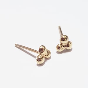 Boucles d'oreilles en or massif, Puces d'oreilles minuscules, Boucles d'oreilles minimalistes en or, Puces d'oreilles dorées, Boucles d'oreilles minuscules, Boucles d'oreilles deuxième trou, Puces d'oreilles Dots