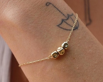Gold bracelet, Gold filled bracelet, Nugget bracelet, Dainty gold bracelet, Gold bead bracelet, Minimalist bracelet, Layered bracelet, Boho
