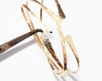 Gouden armband, goud gevulde manchet, open armband, goud gevulde armband, gouden manchet, open manchet, gestapelde armband, Boho armband, een of set