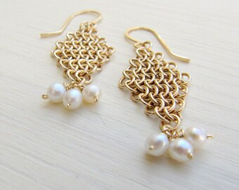 Bridal earrings, Pearl earrings, Statement earrings, Dangle earrings, Boho earrings, Gold bridal earrings, Gold peal earrings, Chainmail