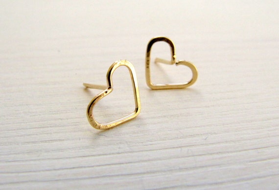 18k Gold Layered Plain Mini Heart Stud Earrings – Bella Joias Miami