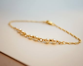 Gold bracelet, Pearl bracelet, Gold Boho jewelry, Boho bracelet, Pearl & gold bracelet, Dainty bracelet, Layered bracelet, Cute bracelet