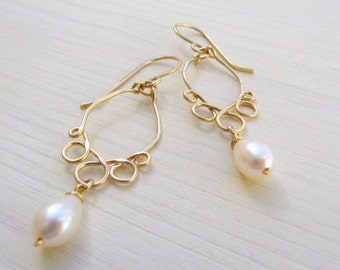 Pearl earrings, Pearl dangle earrings, Bridal earrings, Chandelier earrings, Boho wedding, Gold pearl earrings, Pearl drop earrings, Boho