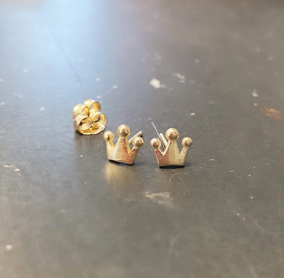 Baby crown earrings discount