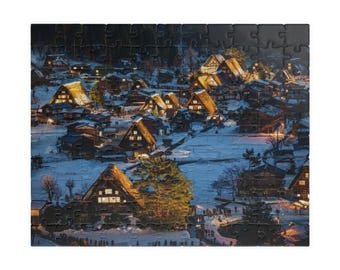 Noche de invierno en Shirakawa-go: Rompecabezas de un pueblo japonés / Utiliza el diseño de Public Domain Q