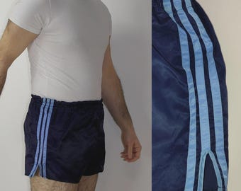 Vintage jaren 80 ADIDAS satijnen glanzende sprintershort | West-Duitse legershort | Short met blauwe strepen | Retro gymshort gemaakt in West-Duitsland