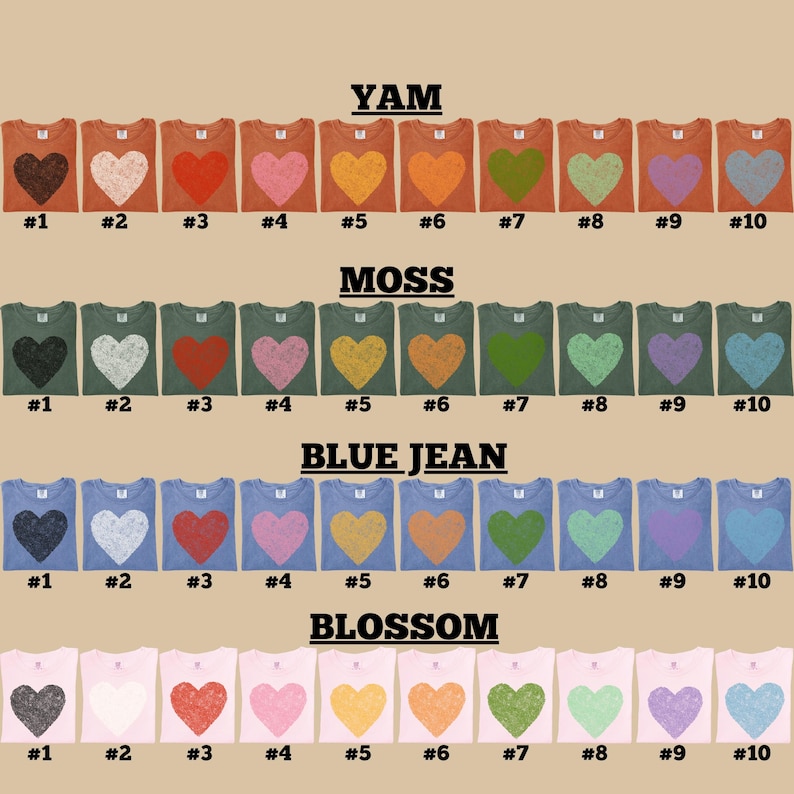 K&ouml;nnte beinhalten: Eine Sammlung von T-Shirts in verschiedenen Farben, jeweils mit einem Herzdesign. Die Shirts sind in Reihen angeordnet, die mit "YAM", "MOSS", "BLUE JEAN" und "BLOSSOM" beschriftet sind, wobei jede Reihe verschiedene Farbvariationen der Herzgrafik zeigt.