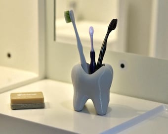 Tooth Shaped Toothbrush Holder – Fun Decorative Bathroom Accessory 10 cm
