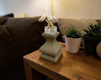 Kleine bruine houten pilaar