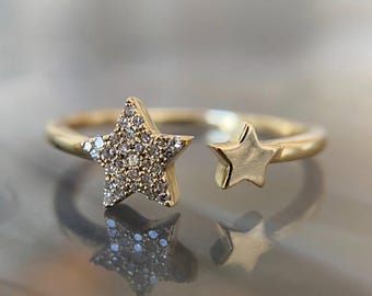 Double Star Toi Et Moi Brilliant Round Cut White Moissanite Ring, 14K Yellow Gold