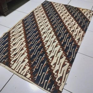 Batik Parang Indonesia full tulis – Hand Drawn Royal Pattern – Indonesian Artisan Batik on High-Quality Cotton