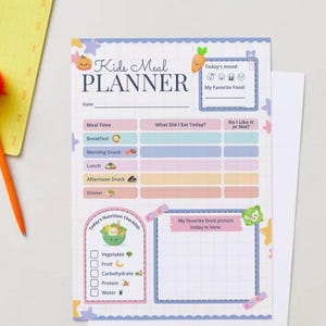 Può includere: Un colorato Kids Meal Planner con sezioni per gli orari dei pasti, il monitoraggio degli alimenti e una lista di controllo nutrizionale. Il planner include il testo "Kids Meal Planner" e ha un design allegro con illustrazioni di cartoni animati.