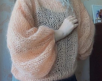 Pull en mohair pêche fait main | Pull en tricot doux et duveteux | Pull douillet surdimensionné TP-M | Tricots légers et chauds pour femmes