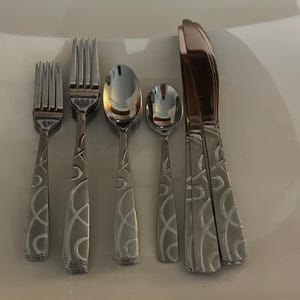 Conquest (Stainless) by CAMBRIDGE SILVER 27 Piece Flatware Set