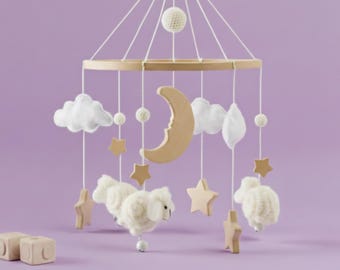 Mobile per neonati a forma di pecora, mobile neutro per cameretta, mobile per culla con luna e stelle, mobile in legno per culla, mobile con animali in feltro, regalo neutro per baby shower