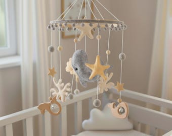 Mobile Oceano Neutro, Giocattolo per Culla a Forma di Balena in Feltro, Decorazione Boho per Cameretta, Mobile Appeso con Creature Marine, Regalo a Tema Subacqueo per Neonati