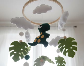 Mobile pour berceau avec dinosaure vert et feuilles, nuages en feutrine suspendus, mobile pour bébé garçon, décoration de chambre d'enfant mignonne, mobile de berceau fait main, cadeau de naissance pour garçon