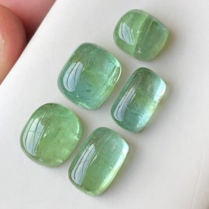 29.70 CT’s Green tourmaline cabochons lot