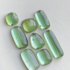 13.60 CT’s Green tourmaline cabochons lot