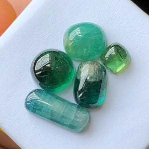 18.80 CTs Green tourmaline cabochons lot