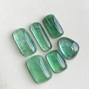 15.50 CT’s Green tourmaline cabochons lot