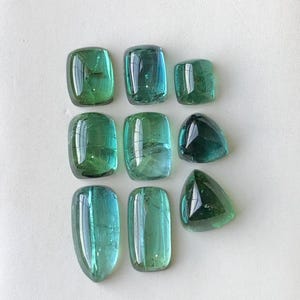 13.20 CT’s Green tourmaline cabochons lot