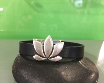 Lotus bracelet