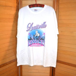 Louisville Kentucky Vintage Retro T-shirt Blue Pink Thoroughbread