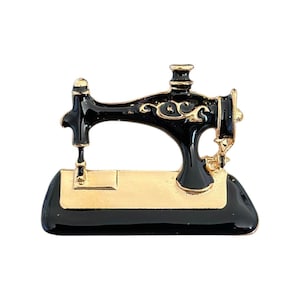 Vintage Sewing Machine Brooch – Gold-Tone Enamel Pin with Black Gloss Finish & Intricate Filigree Detail, Perfect Gift for Seamstress