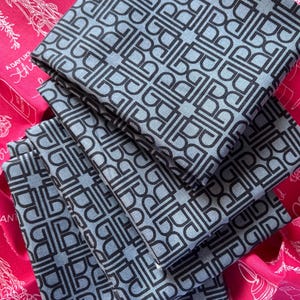 OOP Parson Gray Barcelona i grått, World Tour-kollektion för FreeSpirit, sällsynt, utgånget quiltningsbomull Fat Quarter PWPG020