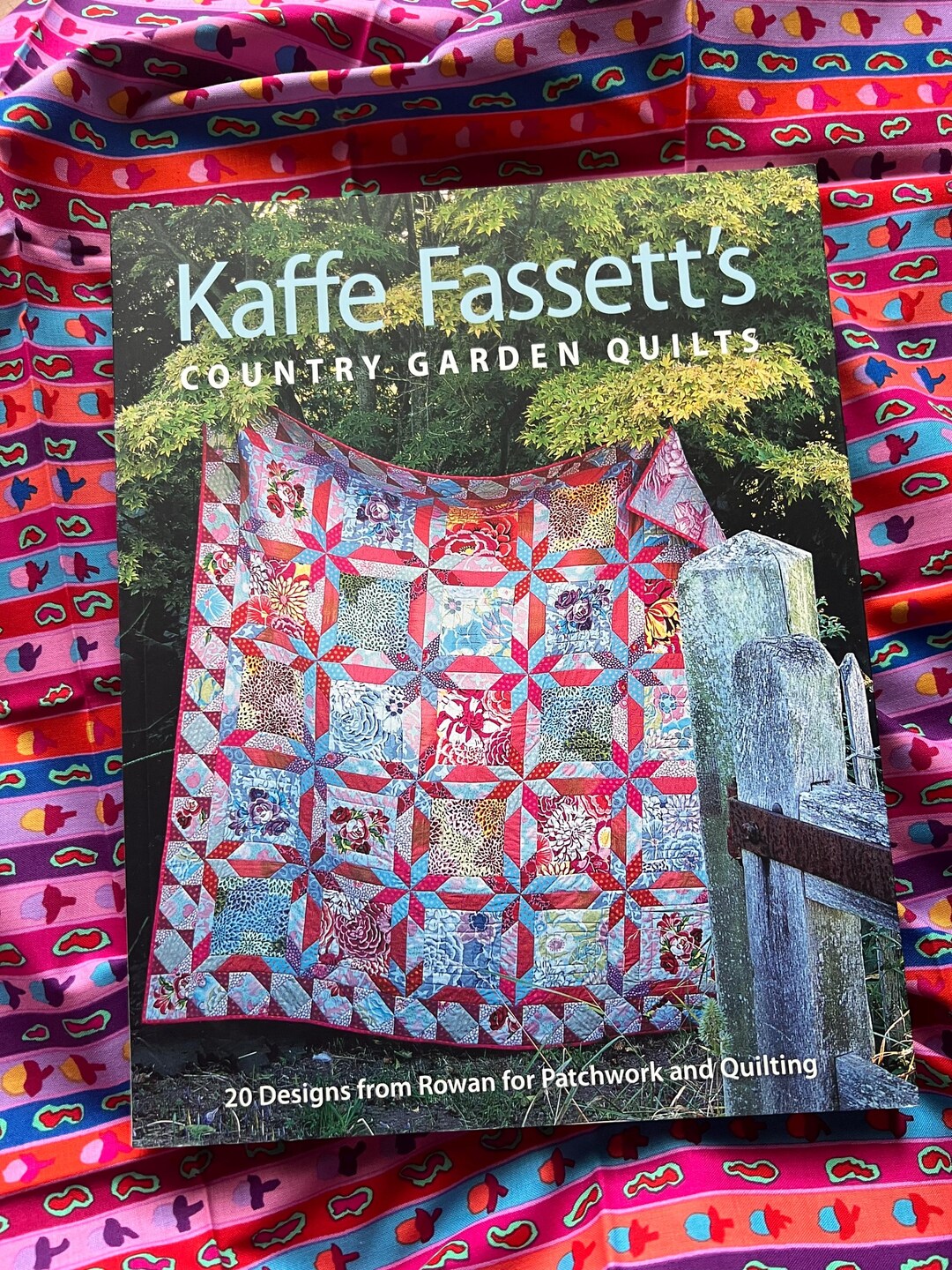 Kaffe Fassett's Country Garden Book 20 Designs From Rowan for