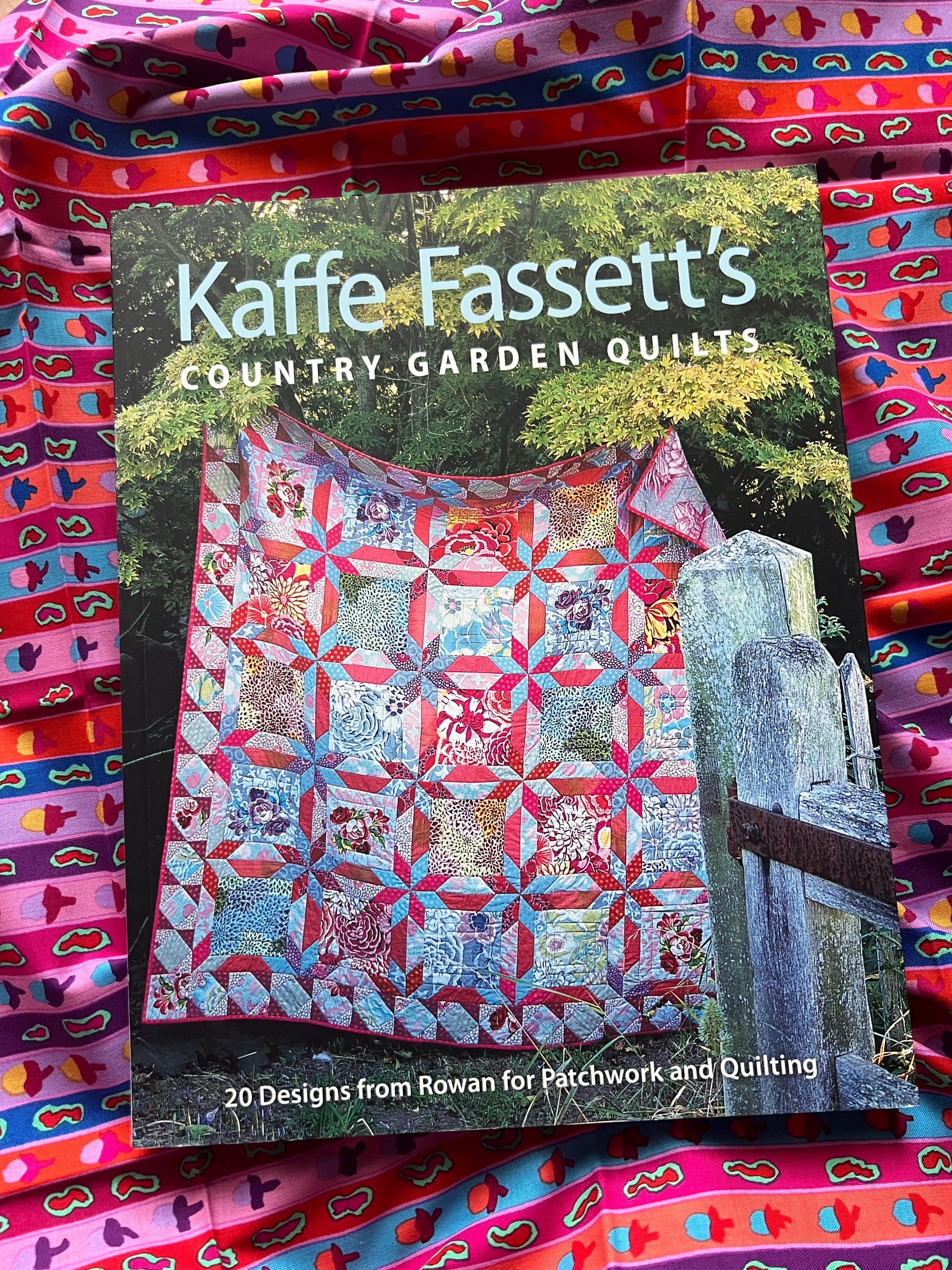 Kaffe Fassett's Country Garden Book 20 Designs From Rowan for