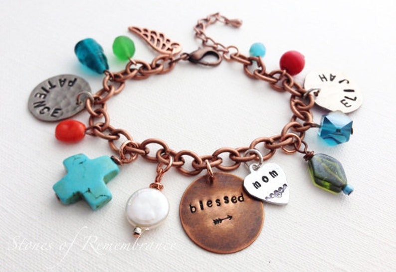 Bracelet à breloques personnalisé maman grand-mère sur mesure de pièce de monnaie de fête des mères image 1